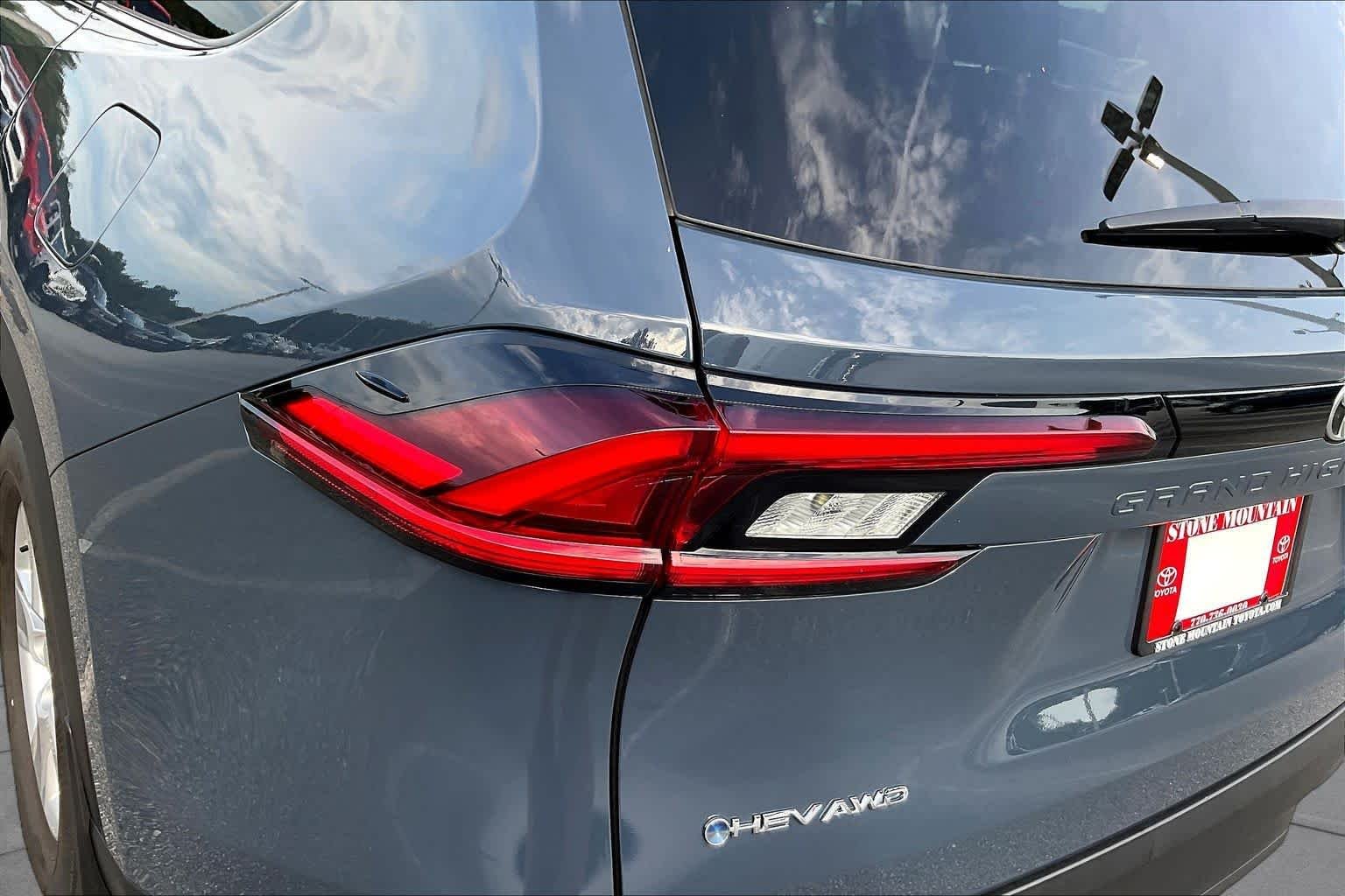 Used 2025 Storm Cloud Toyota Hybrid LE image 27