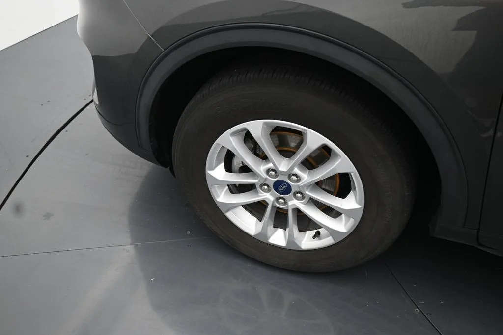 Used 2020 Gray Ford SE image 16