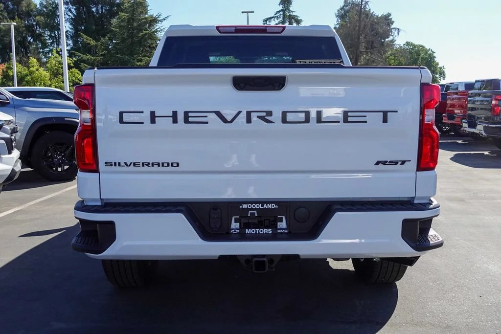 Used 2026 Summit White Chevrolet RST image 11