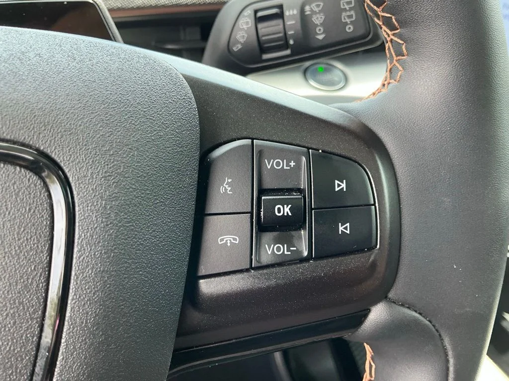 Used 2023 White Ford GT image 35