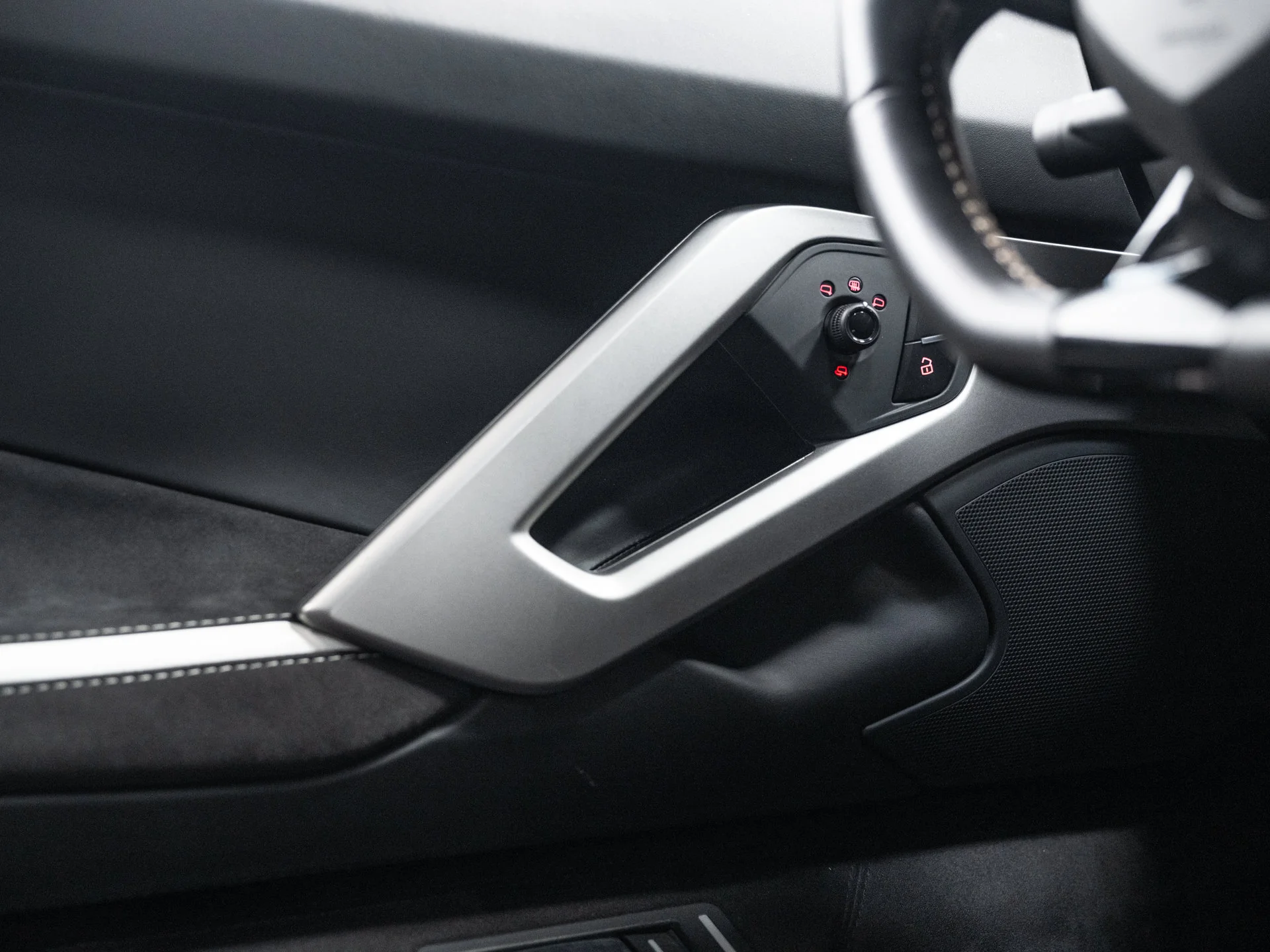 Used 2018 Bianco Isis Lamborghini  image 36