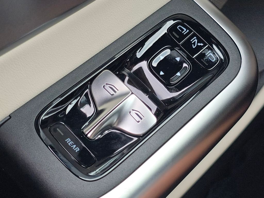 New 2027 Polar White Mercedes-Benz CLA 220 image 24