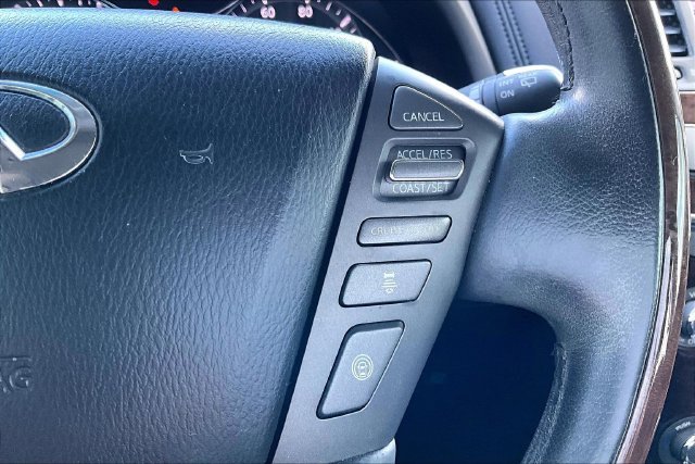 Used 2014 White INFINITI  image 18