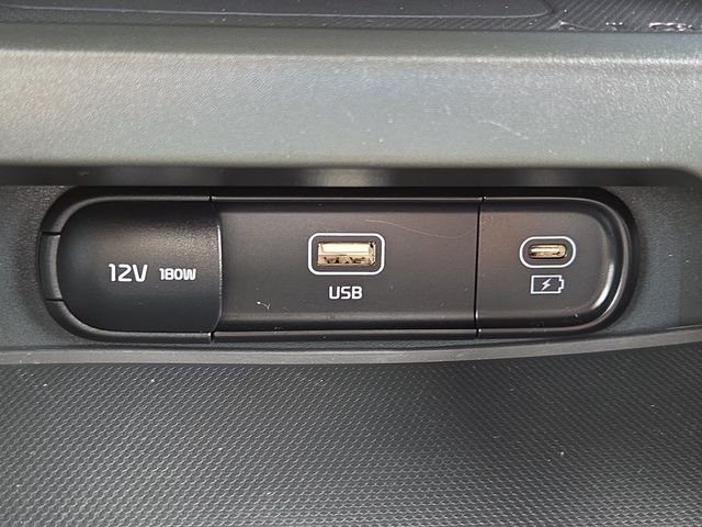 Used 2023 Snow White Pearl Kia GT-Line image 27