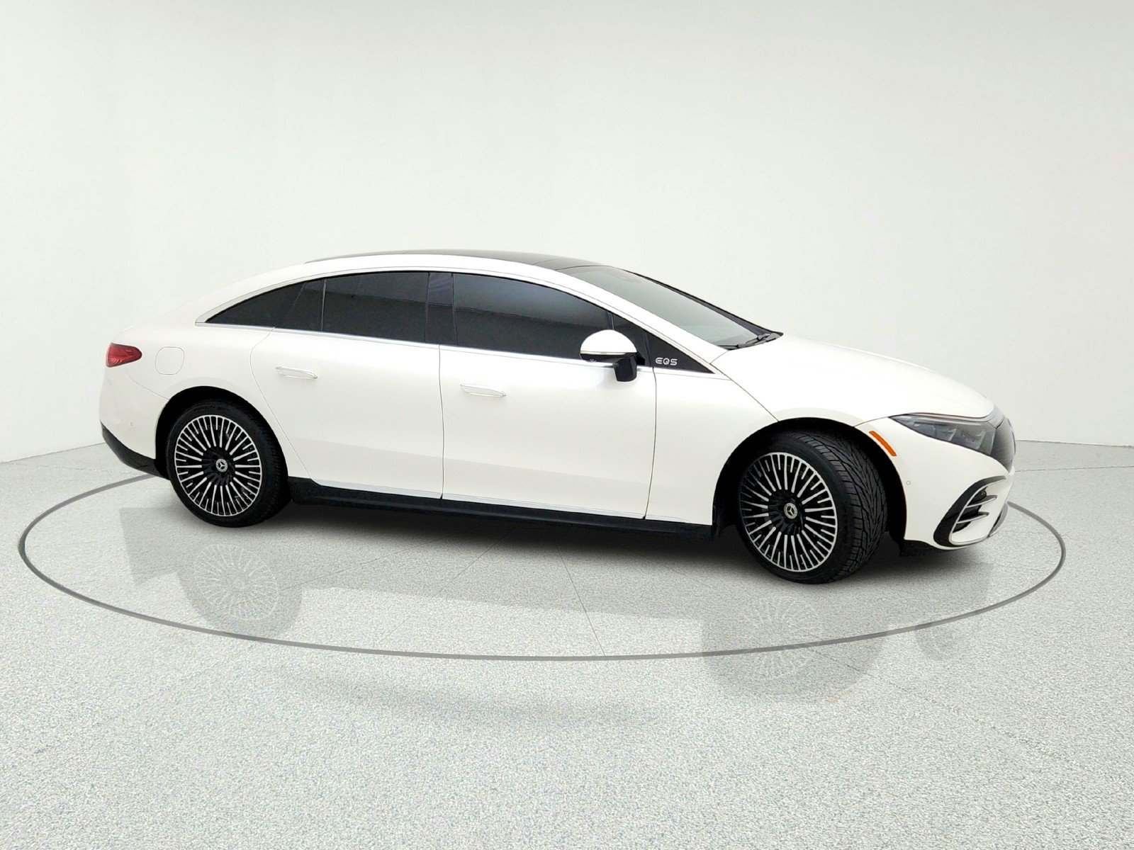 Certified Used 2023 MANUFAKTUR Diamond White Mercedes-Benz EQS 450+ image 6