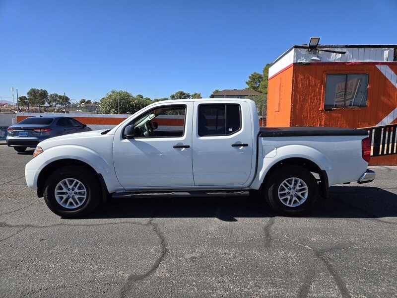 2020 Nissan Frontier Crew Cab SV photo 2
