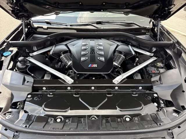 Used 2025 Black Sapphire Me BMW M60i image 59