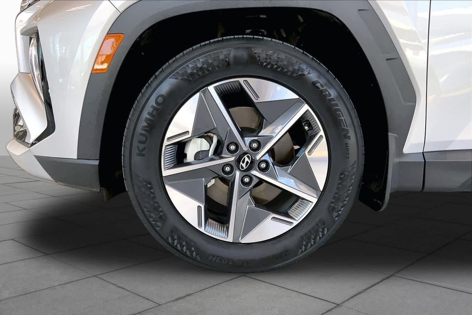 Certified Used 2025 Shimmering Silver Hyundai SEL Convenience image 10