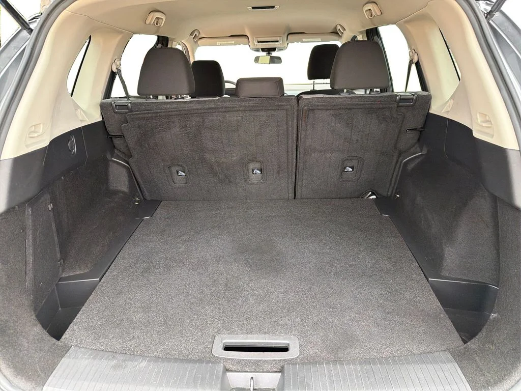 Used 2021 Gun Metallic Nissan S image 13