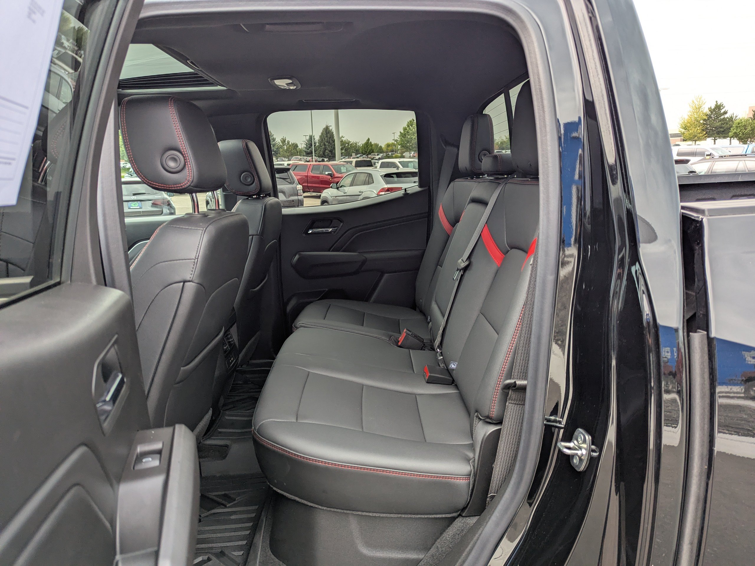 2026 Chevrolet Colorado Z71 - Photo 34