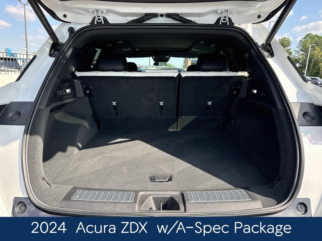 Used 2024  Acura Base image 37