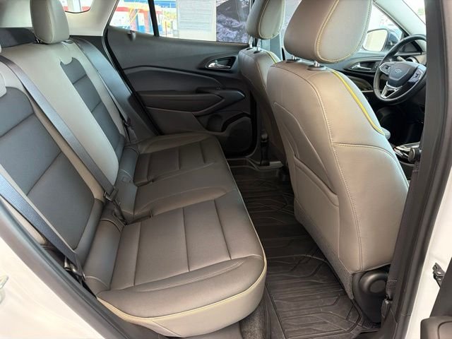 Used 2024 White Chevrolet ACTIV image 9