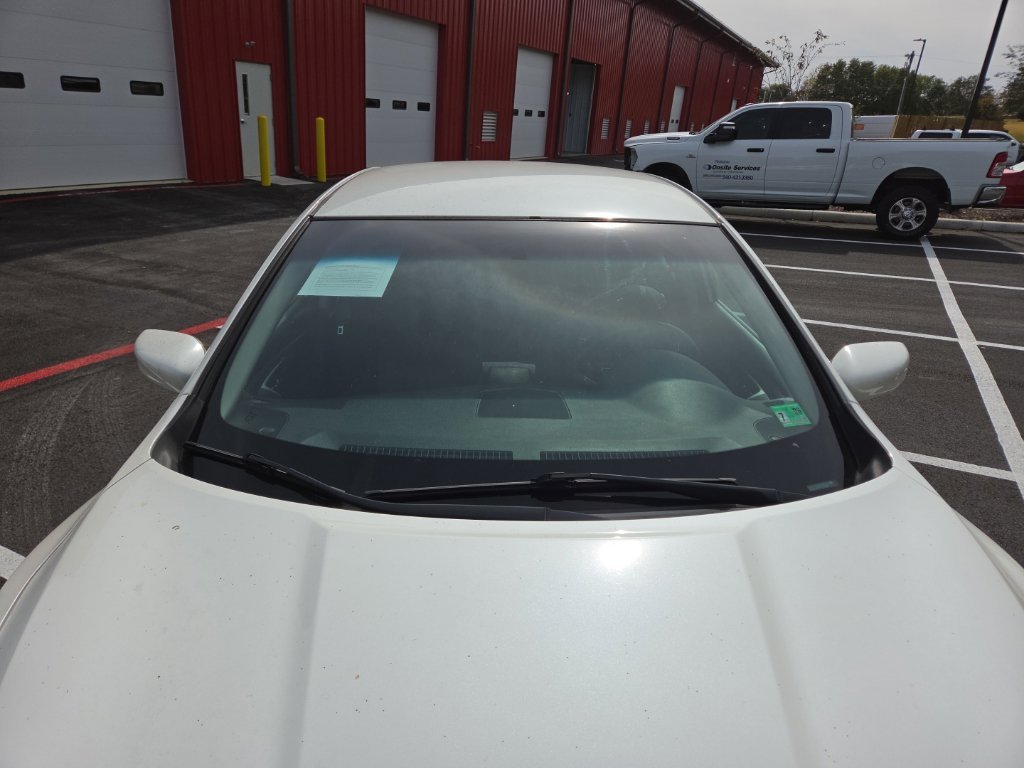 Used 2017 White Nissan 2.5 S image 9