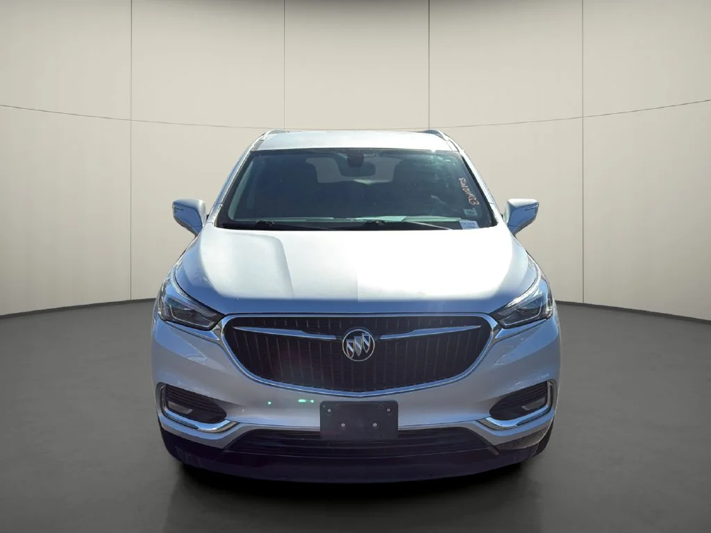 Used 2018 Silver Buick Essence image 2