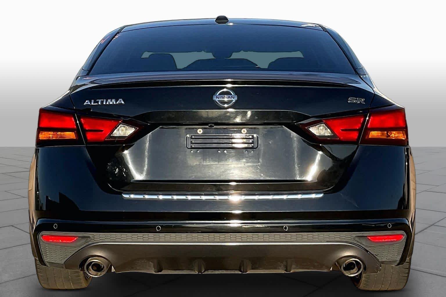 Used 2020 Super Black Nissan 2.5 SR image 4