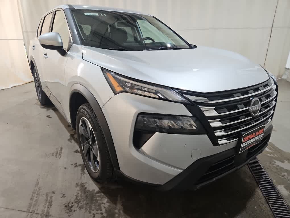 2025 Nissan Rogue SV - Photo 8