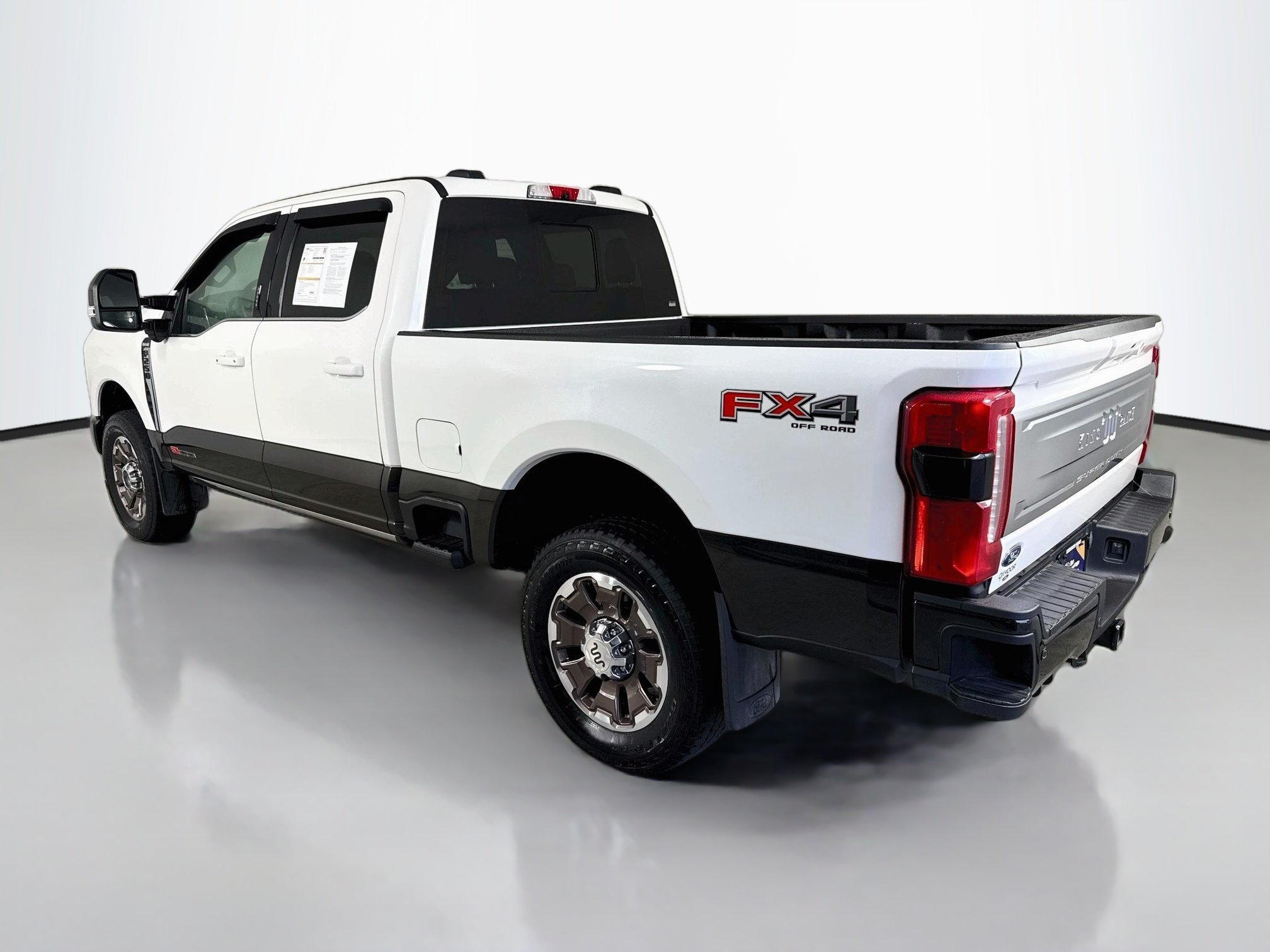 Used 2024  Ford King Ranch image 5