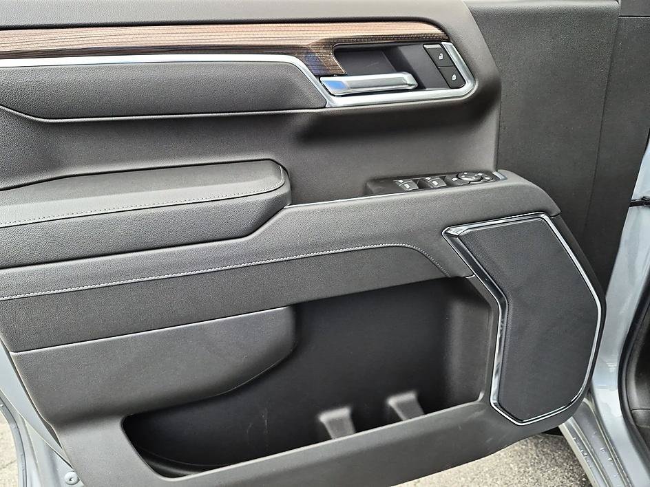 New 2026 Sterling Gray Metallic Chevrolet LT Trail Boss image 12