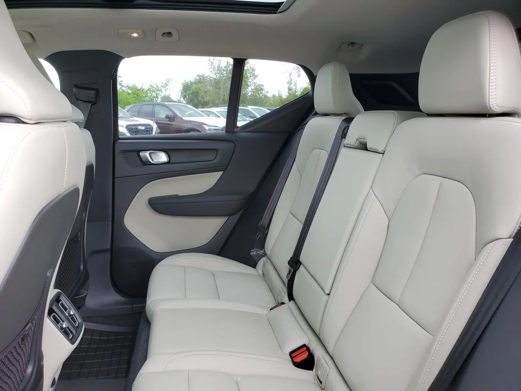 2026 Volvo XC40 Plus - Photo 19