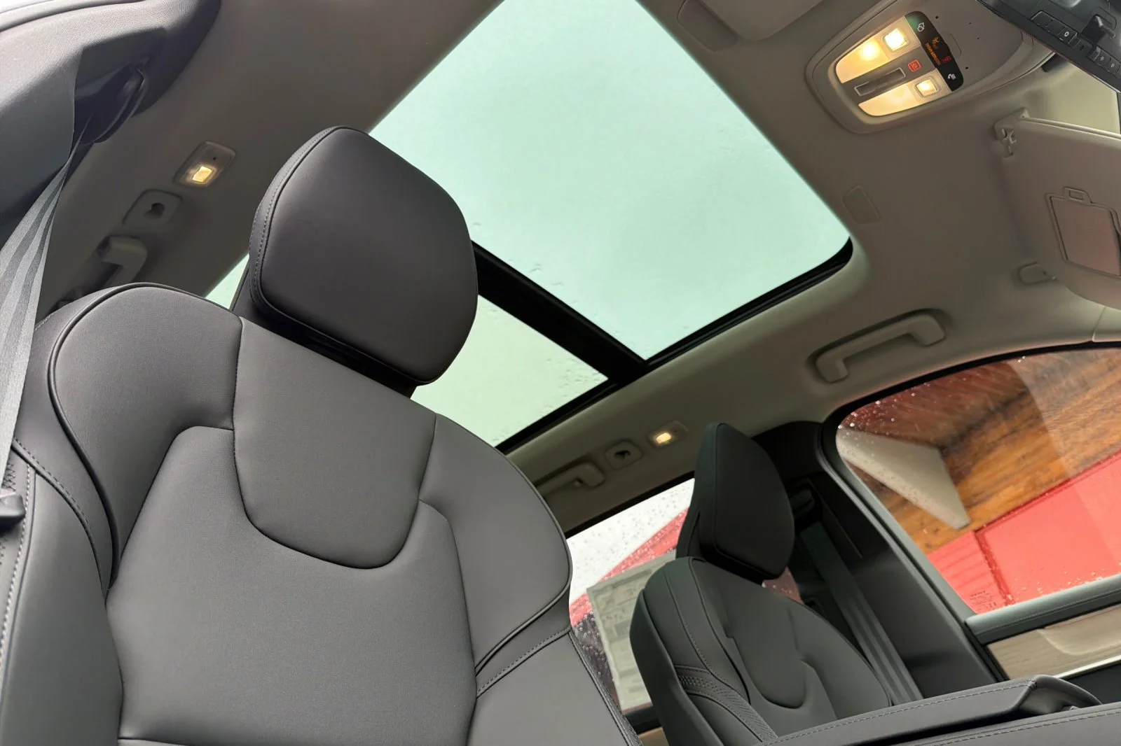 New 2026 AURORA SILVER Volvo Plus image 12