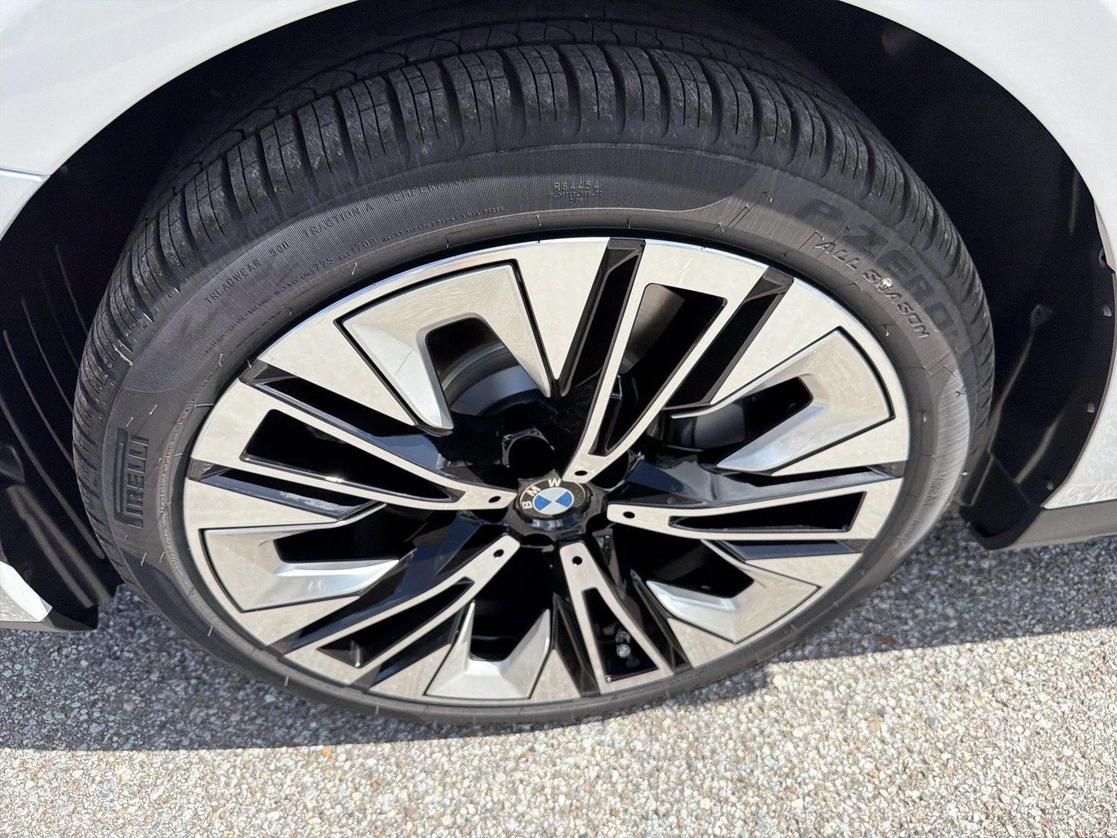 New 2027 Mineral White Metallic BMW 530i image 10