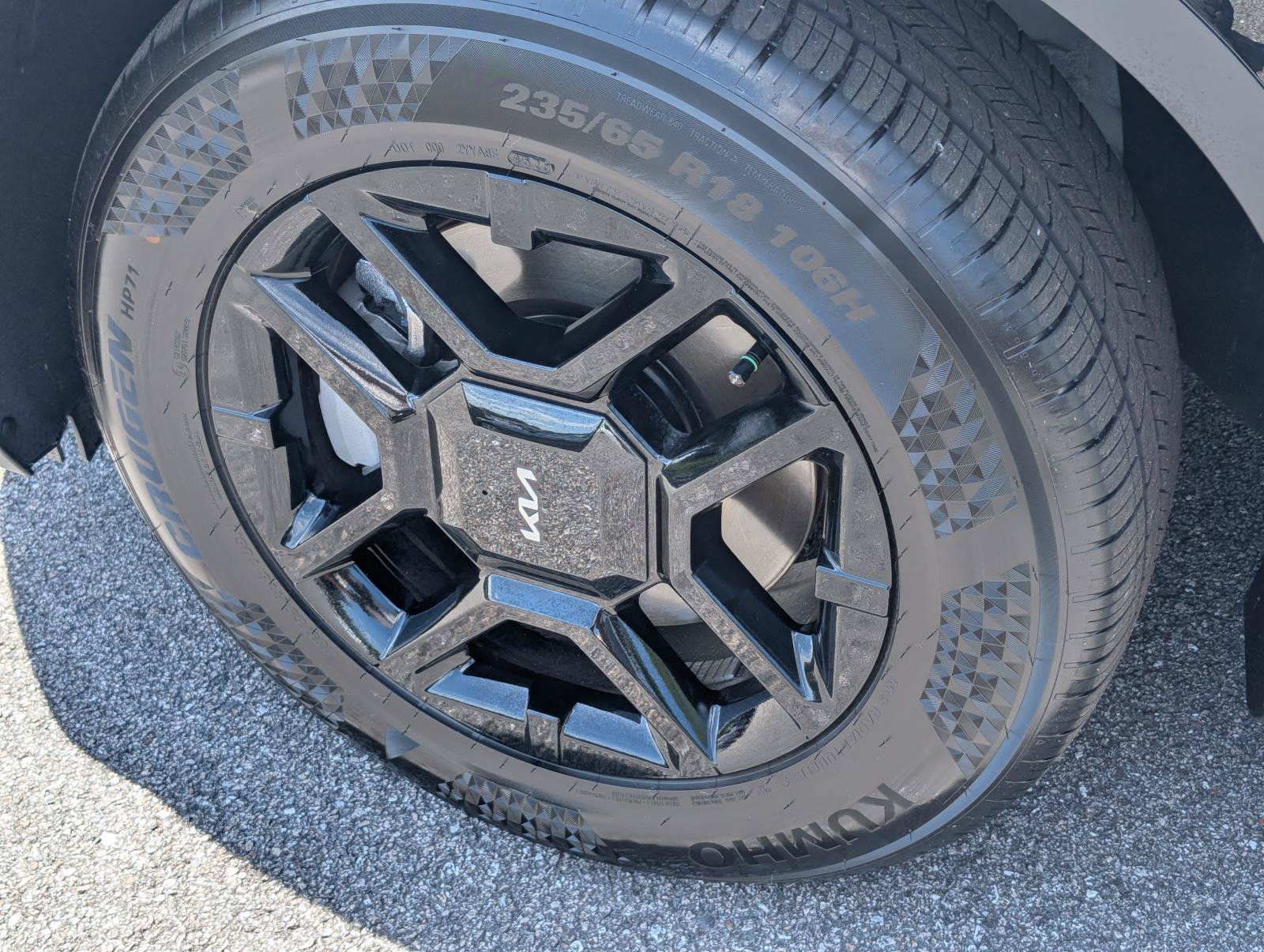 2027 Kia Telluride LX - Photo 12