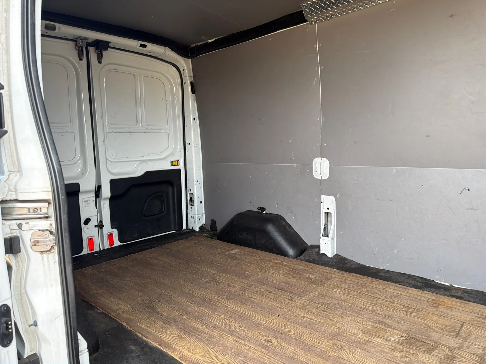 Used 2015 Oxford White Ford  image 12