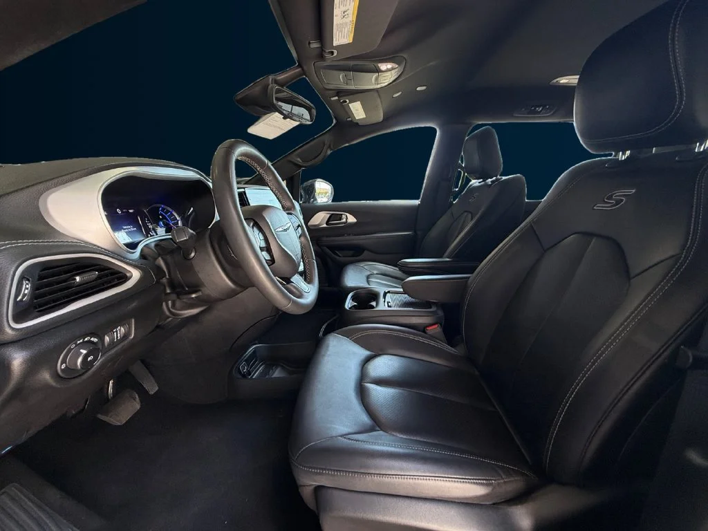 Used 2024 White Chrysler Select S Appearance image 10