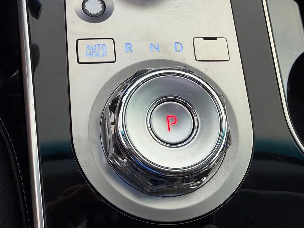 Used 2025 Black Genesis 2.5T image 9