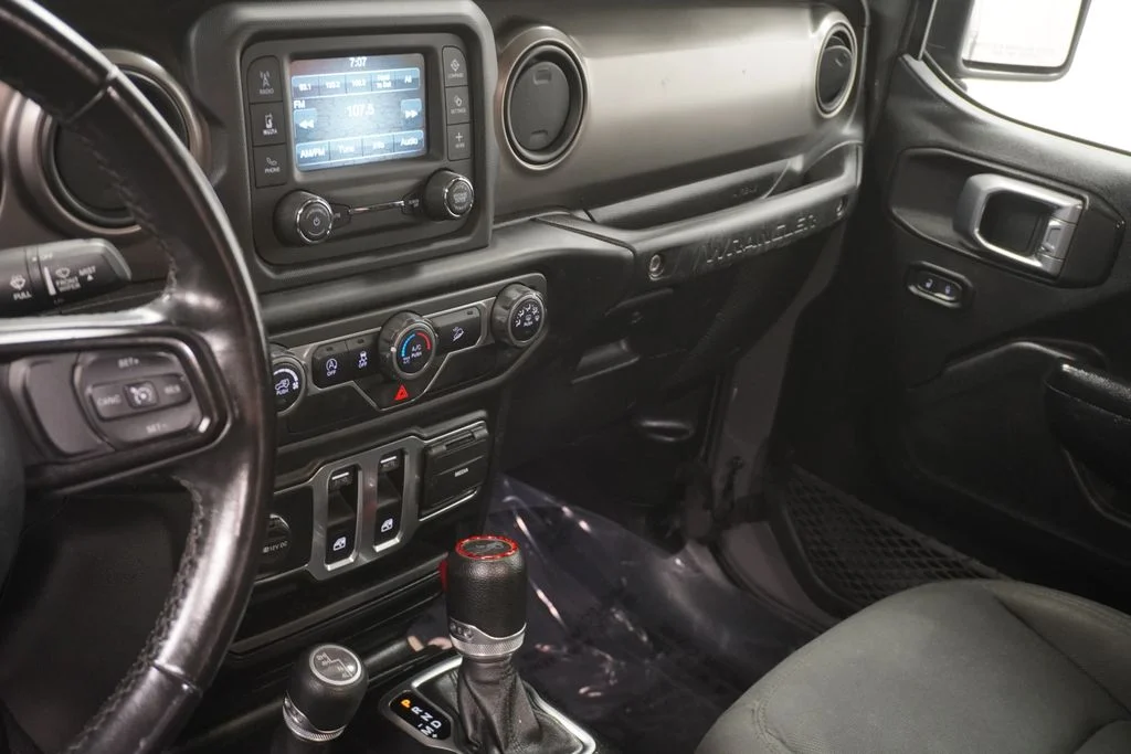 Used 2019 Gray Jeep Sport S image 26