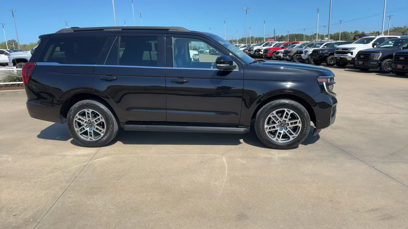 2025 Ford Expedition Active - Photo 9