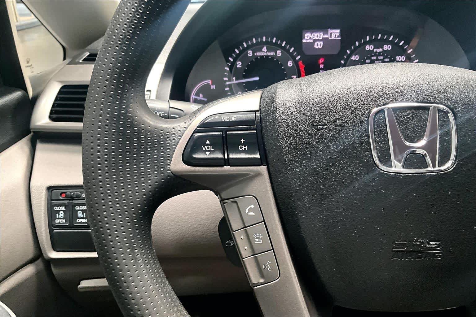 Used 2016  Honda SE image 22