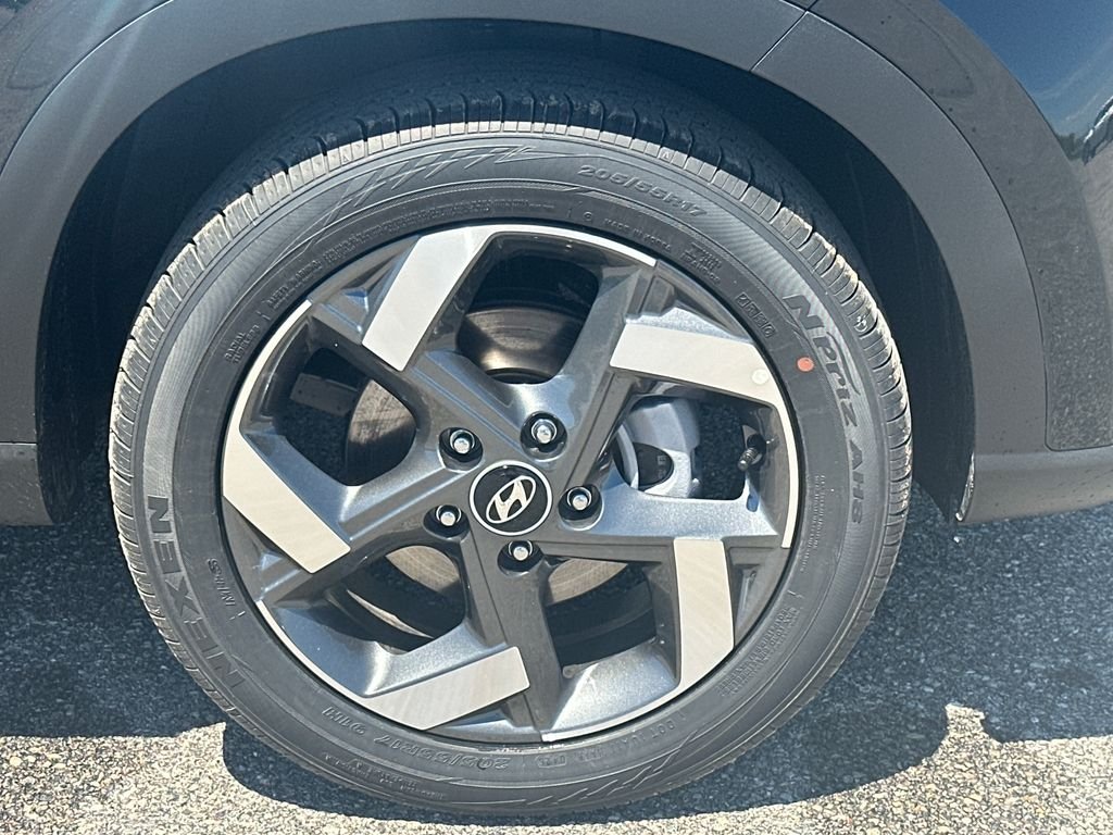 New 2026 Black Hyundai SEL image 3