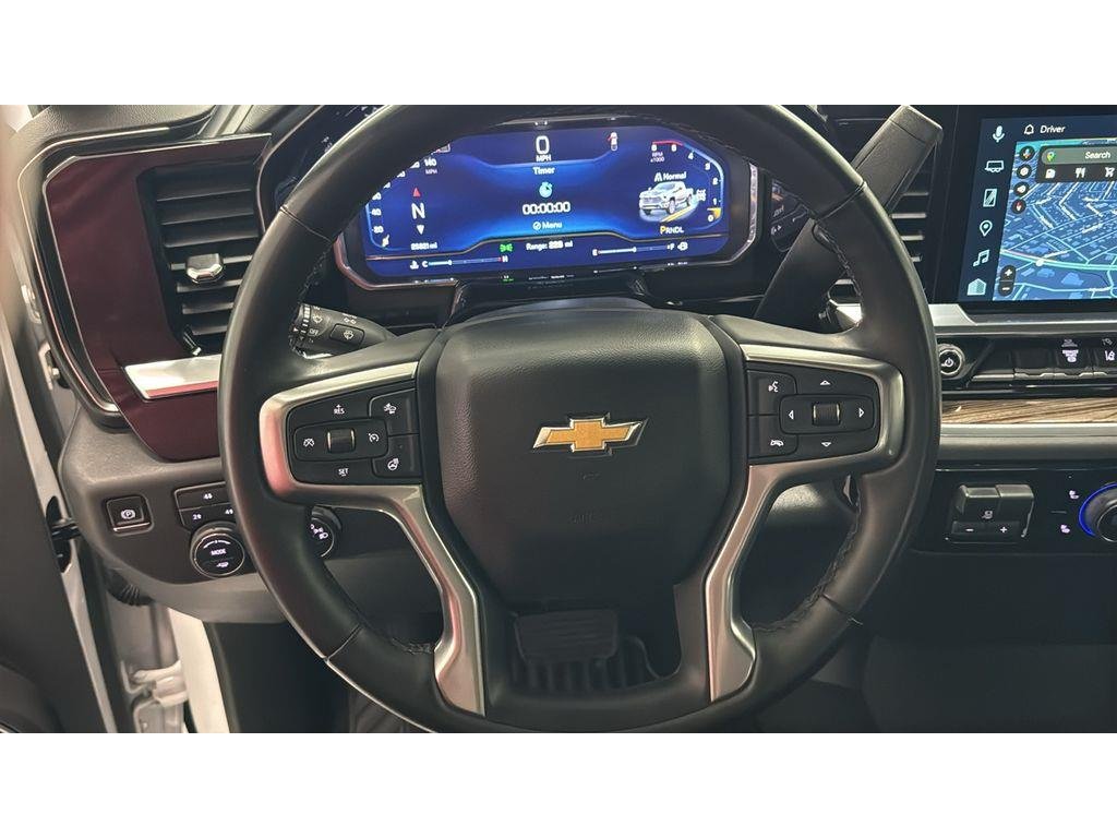 Used 2025 Summit White Chevrolet LT image 19