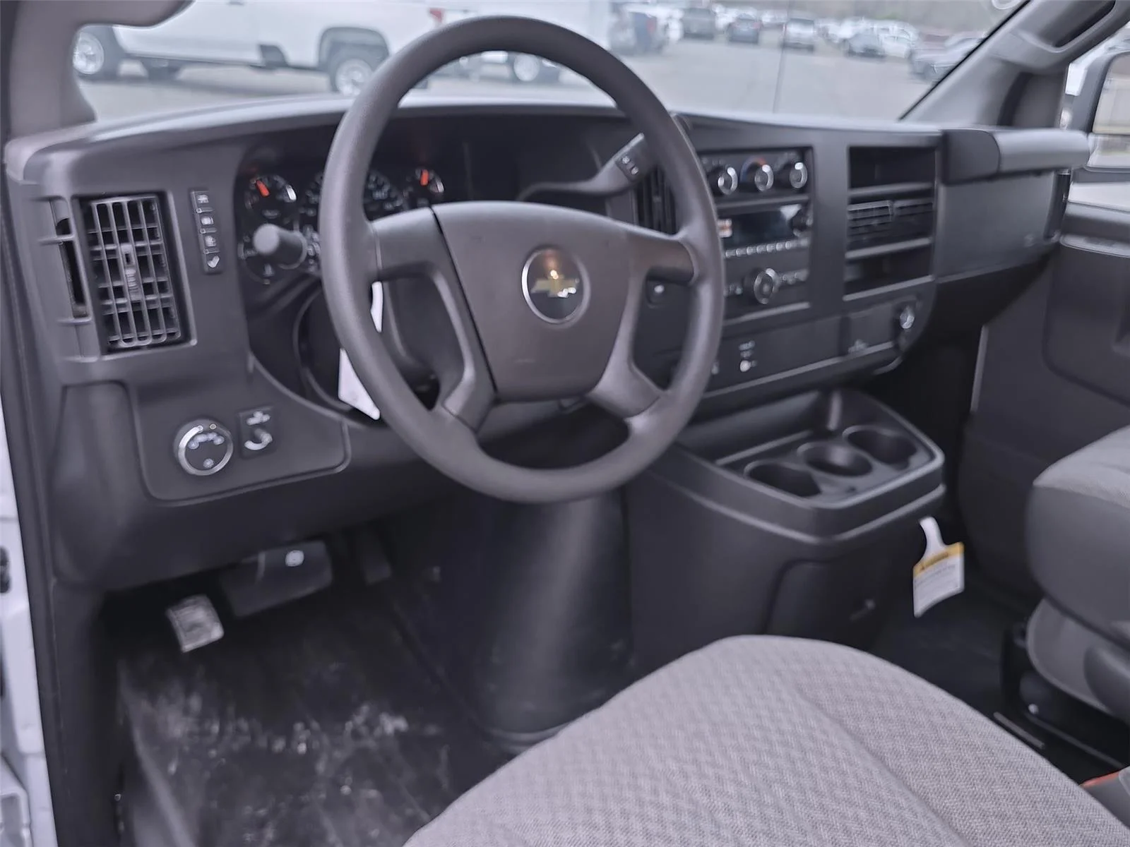 2026 Chevrolet Express Cargo Work Van - Photo 10