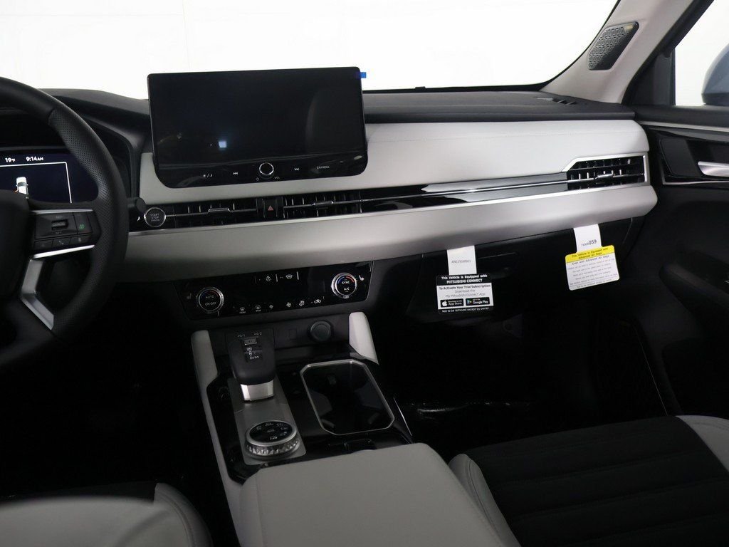 New 2026 Gray Mitsubishi SE image 37