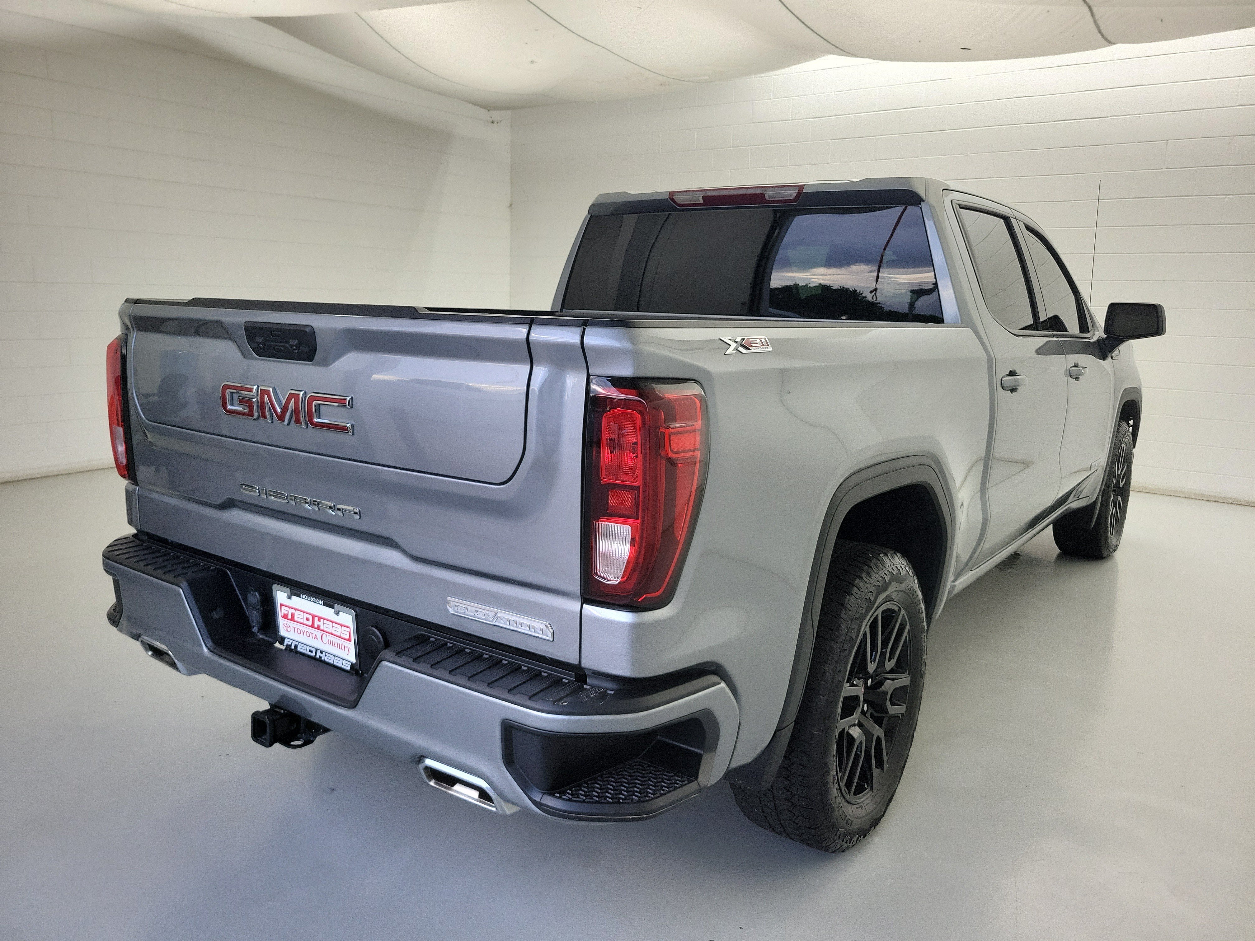 Used 2026 Sterling Metallic GMC Elevation image 5