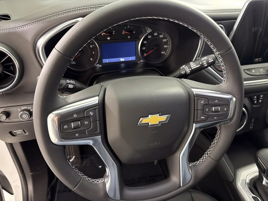 New 2026 Summit White Chevrolet 3LT image 33