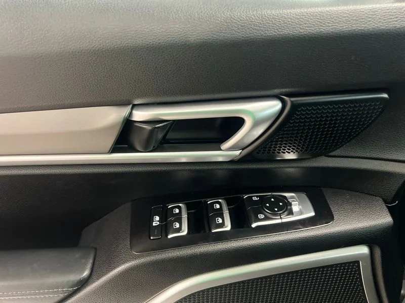 Used 2020 Silver Kia S image 18