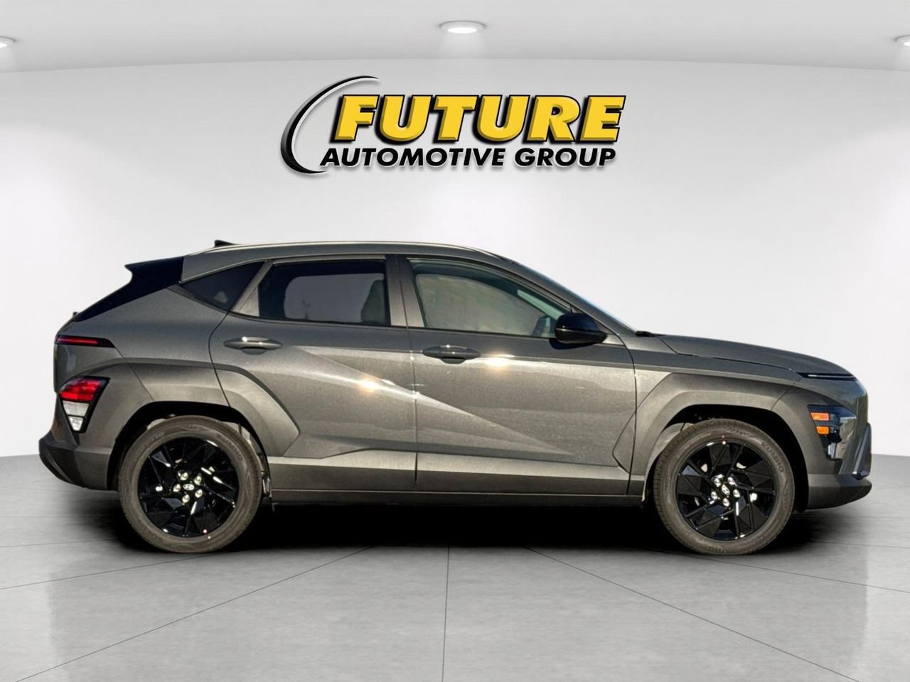 New 2027 Gray Hyundai SEL Sport FWD image 2