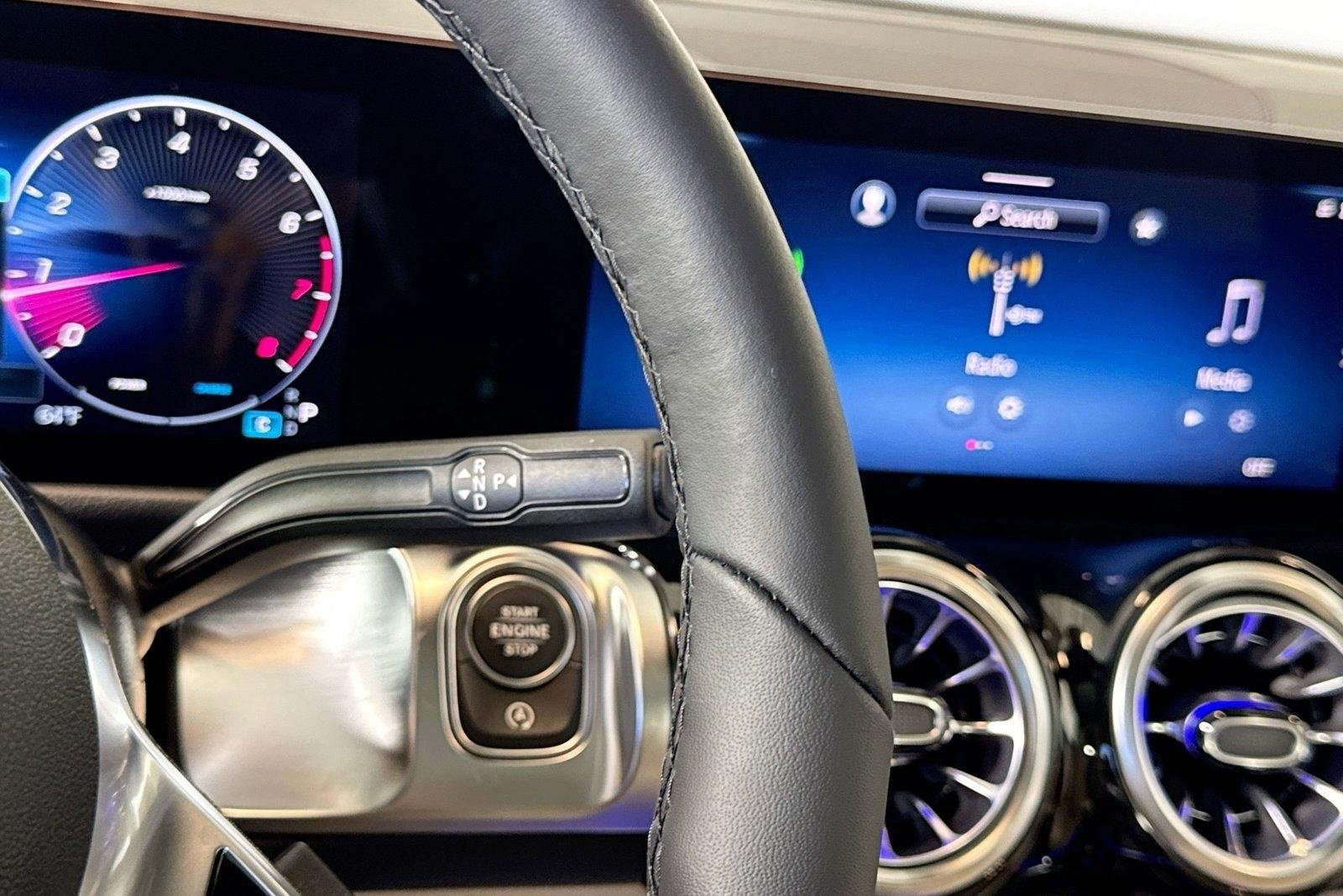 New 2026 Night Black Mercedes-Benz GLB 250 image 15