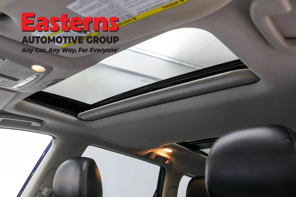 Used 2020 Blue Nissan SL image 27