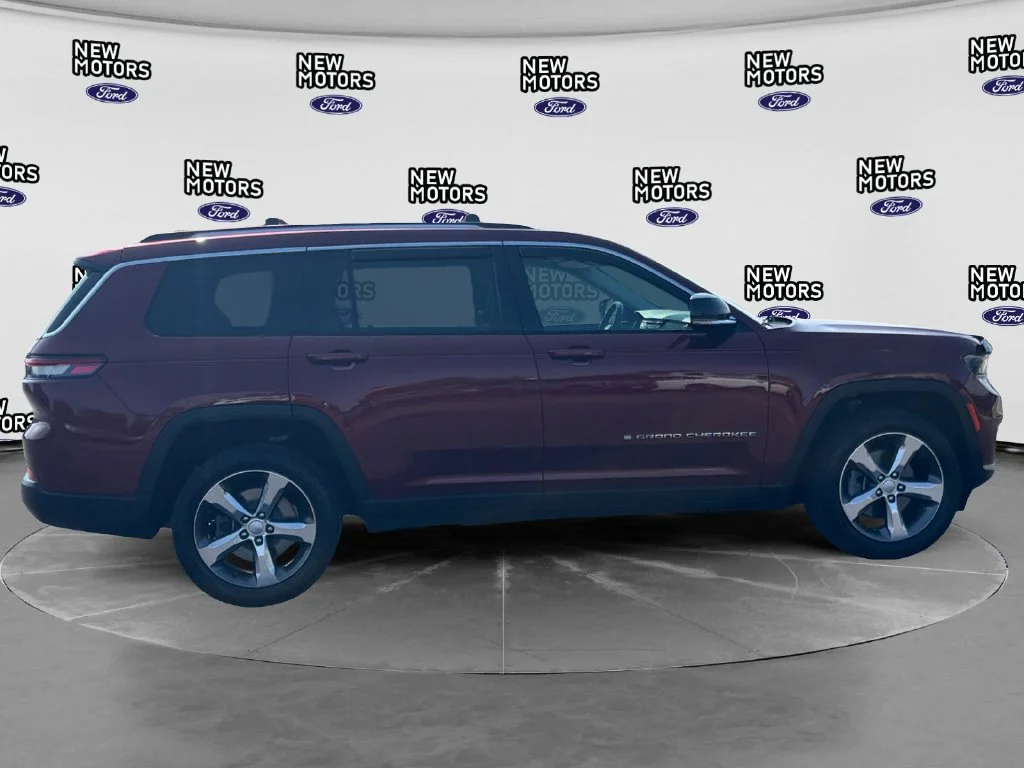 Used 2021 Velvet Jeep Limited image 7