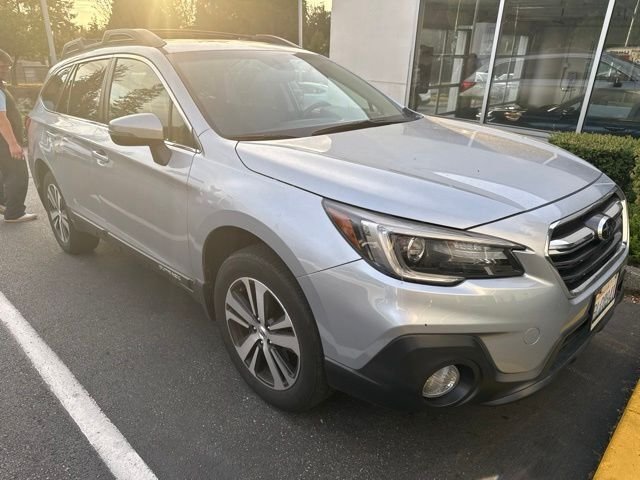 Used 2018 Ice Silver Metallic Subaru 2.5i image 2