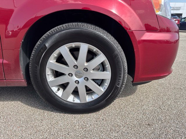 Used 2014 Red Chrysler Touring image 5