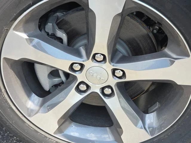 New 2026 Bright White Clearcoat Jeep Limited image 24
