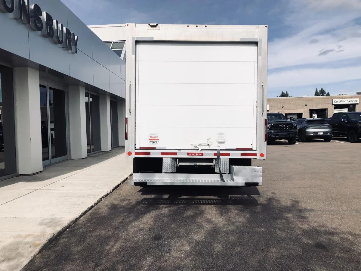 Used 2020 White GMC 4500 Refrigeration Van 159" image 6