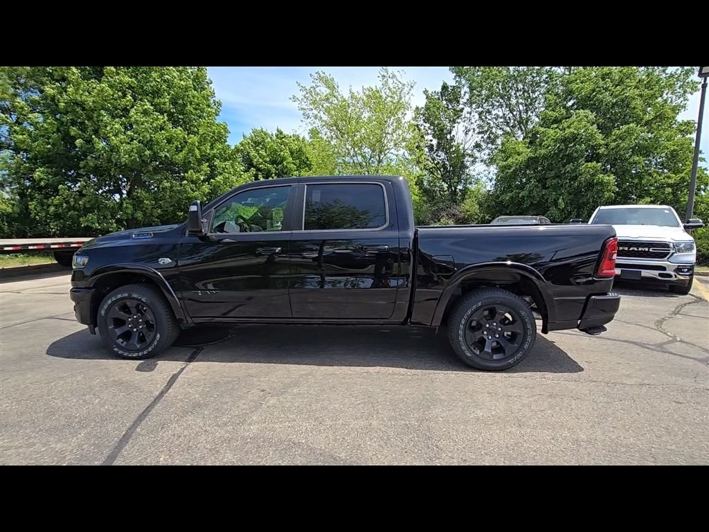New 2026 Diamond Black Crystal Pearl-Coat Exterior Paint RAM Big Horn/Lone Star image 5