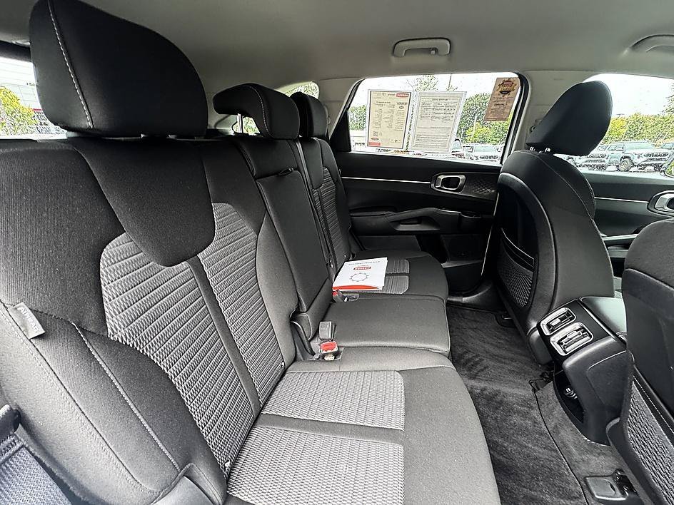 Used 2025 Glacial White Pearl Kia LX image 23