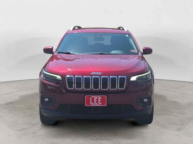 Used 2021 Red Jeep Latitude Lux image 8